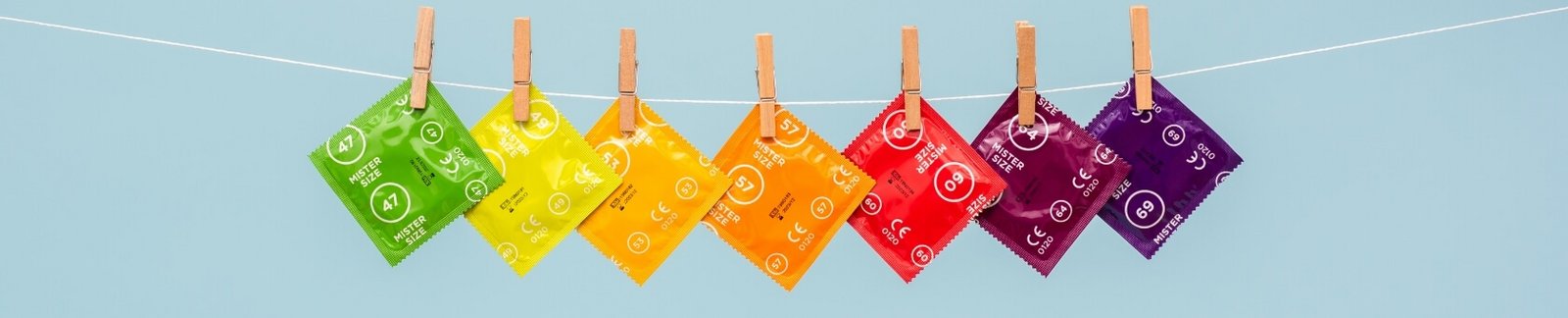 Kondomer fra Mister Size i forskjellige størrelser på linje